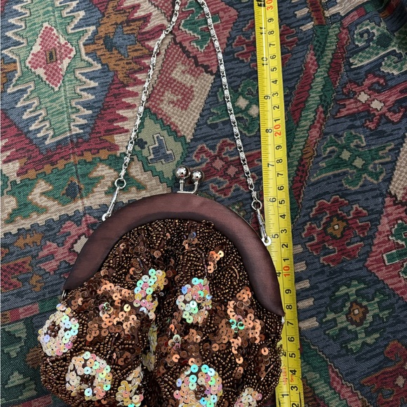 Bead and Sequin Evening bag with chain strap - Picture 4 of 5